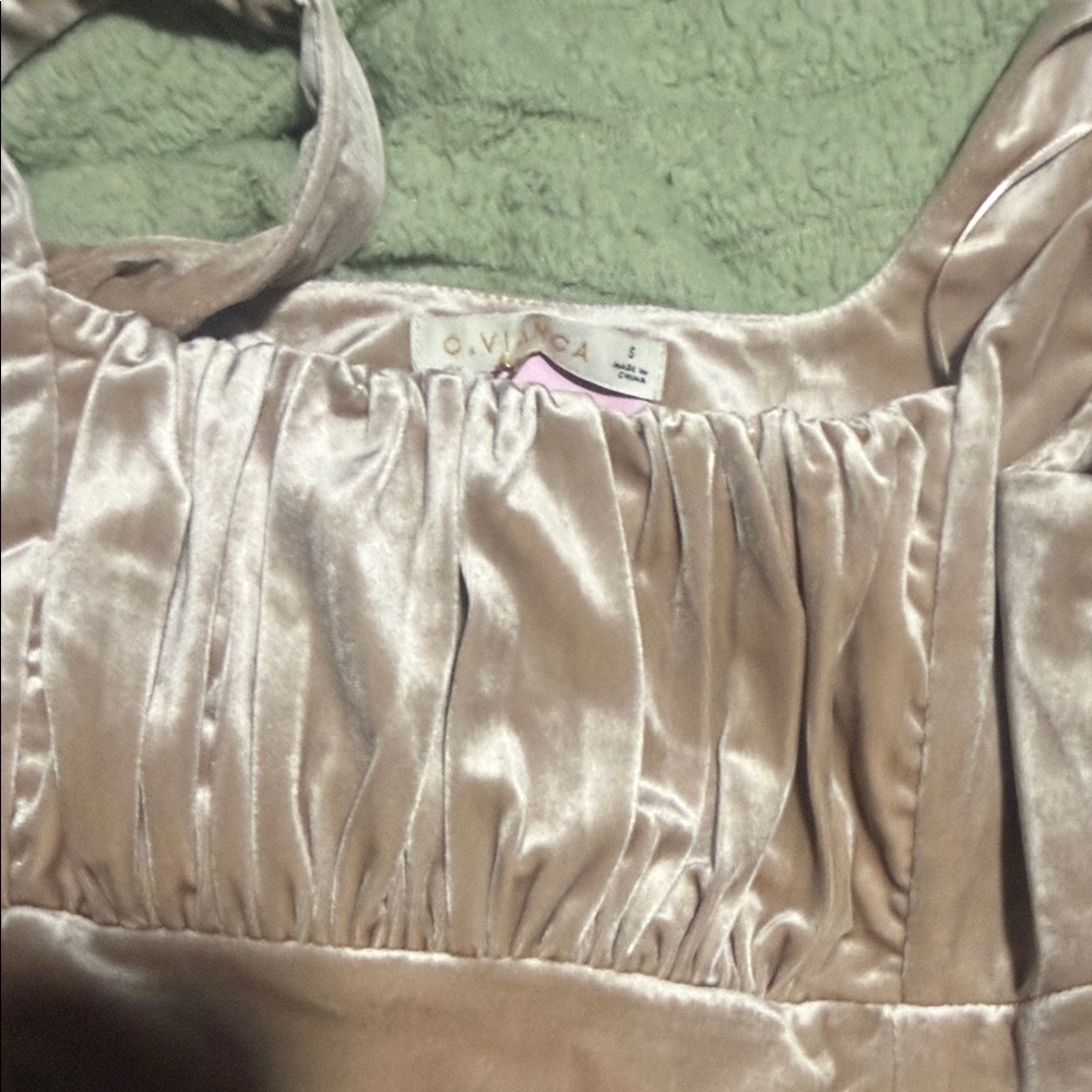 Elegant Velvet Mini Dress in Blush Pink - Picture 3 of 4
